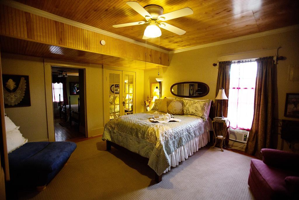 Bees B & B-V Mount Airy Szoba fotó