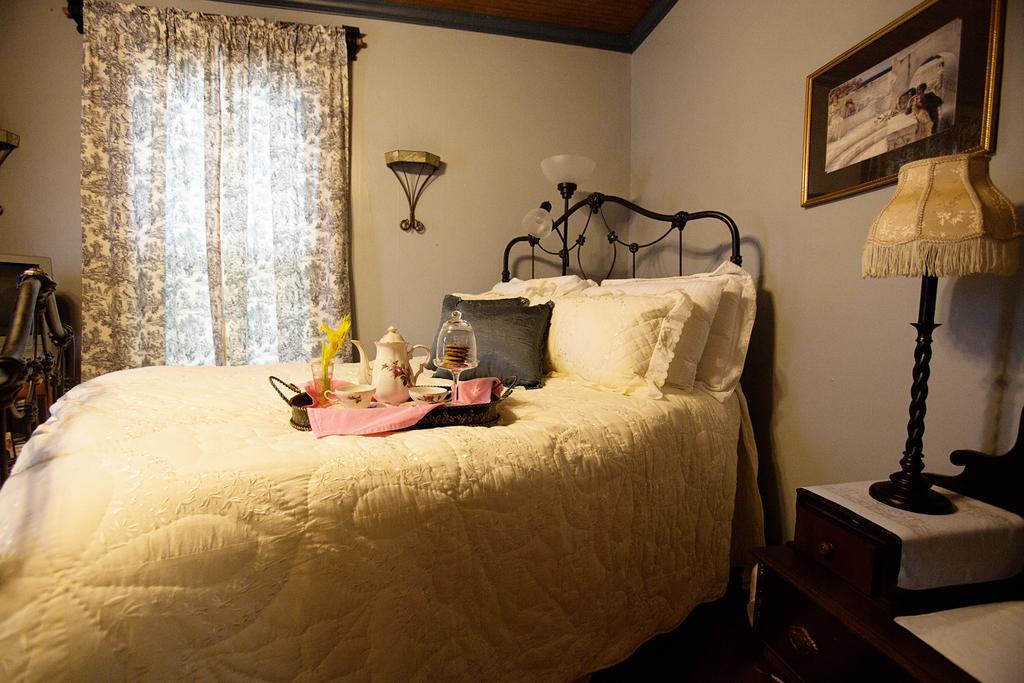 Bees B & B-V Mount Airy Szoba fotó